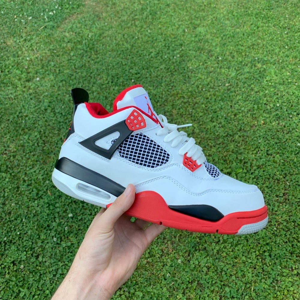 Jordan 4 Fire Red. Size 10 US Men.